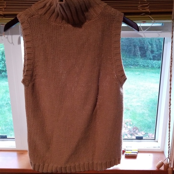 Sleeveless knitted sweater - Picture 2 of 3
